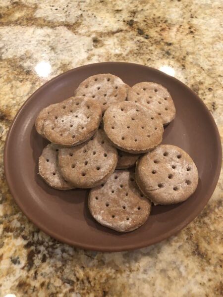 A plate of Roman hardtacks. The biscuits are bake twiced.